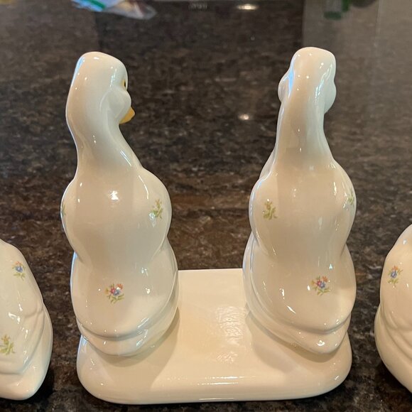Vintage 1980's Ceramic Duck Napkin Holder Plus Salt & Pepper Shakers EUC - Picture 6 of 12